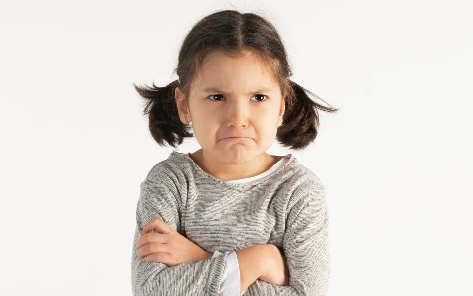 Dítě nechce mluvit cizím jazykem — vzdor nebo tichá fáze?